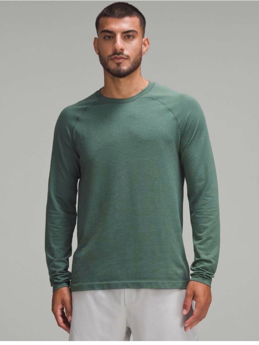 Lululemon Metal Vent Tech Long-Sleeve Shirt
Medium Forest / Dark Forest